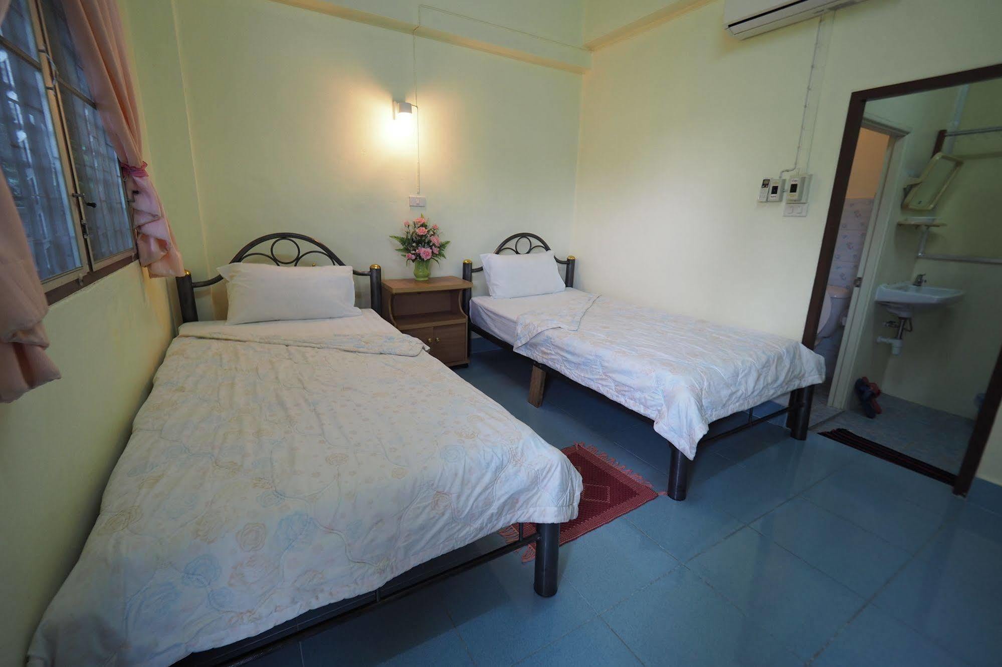 Sangaroon Hotel Пуа Экстерьер фото